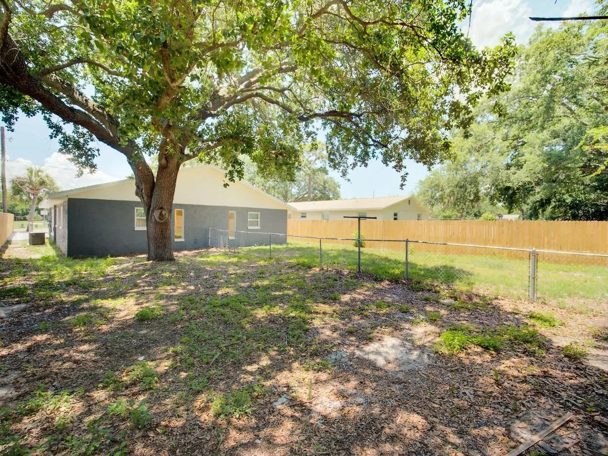 Bayshore Home Τάμπα 0*,